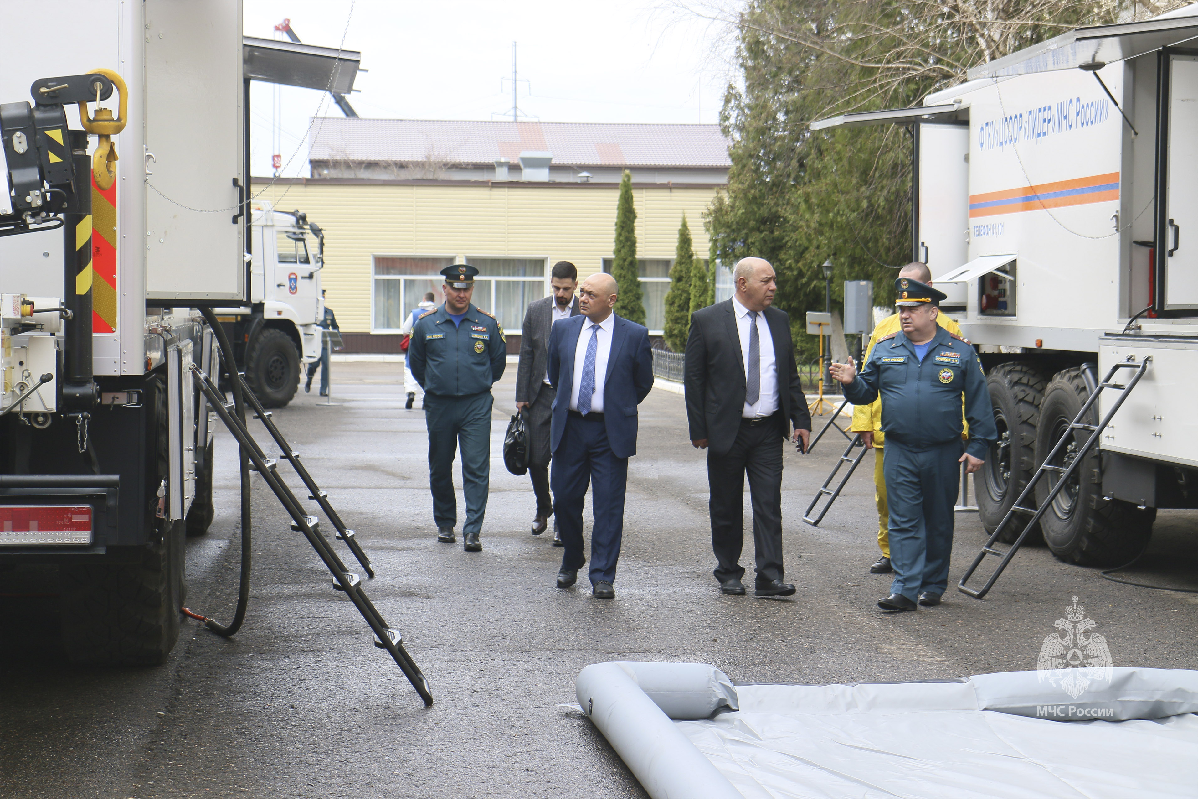 Экскурсия для делегации МЧС Азербайджанской Республики - Новости - ФГКУ  «Центр по проведению спасательных операций особого риска «Лидер»