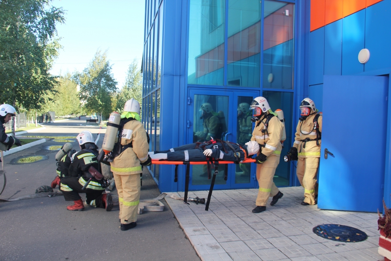 Учебная тревога в москве. Пожарный учебный центр. Учебная пожарная тревога. Учебная пожарная тревога в школе. Учеба пожарных.