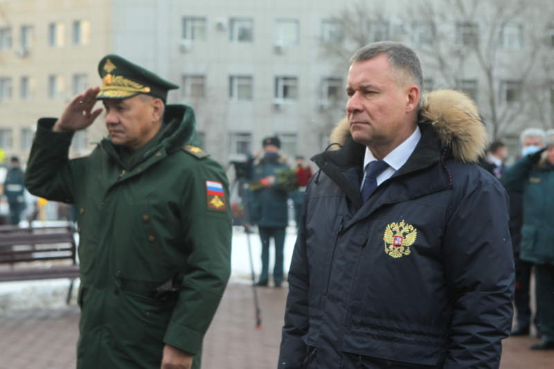 Начальник Центра возложил цветы к комплексу памятников пожарным и спасателям в честь Дня спасателя