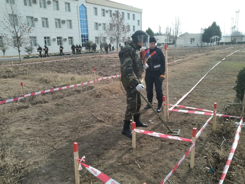 Пиротехники Центра "Лидер" проводят работы по гуманитарному разминированию местности в Республике Азербайджан 25.01.2021