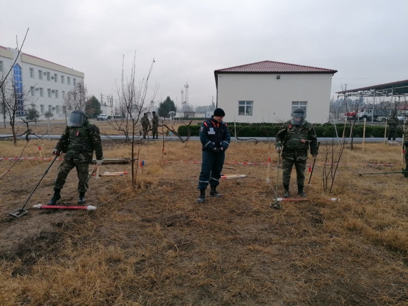 Пиротехники Центра "Лидер" проводят работы по гуманитарному разминированию местности в Республике Азербайджан 02.02.2021