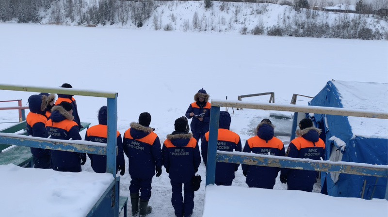 Продолжаются учебно-тренировочные сборы по водолазной подготовке в Можайском районе