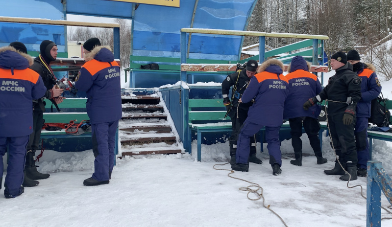 Продолжаются учебно-тренировочные сборы по водолазной подготовке в Можайском районе