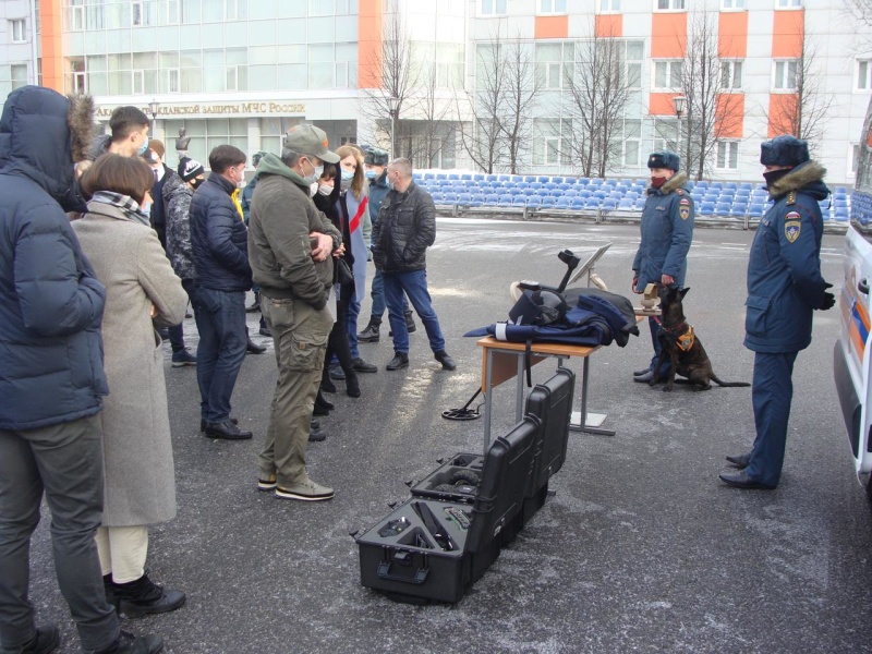 Личный состав Центра принял участие в выставочной экспозиции в честь дня открытых дверей на территории Академии гражданской защиты МЧС России