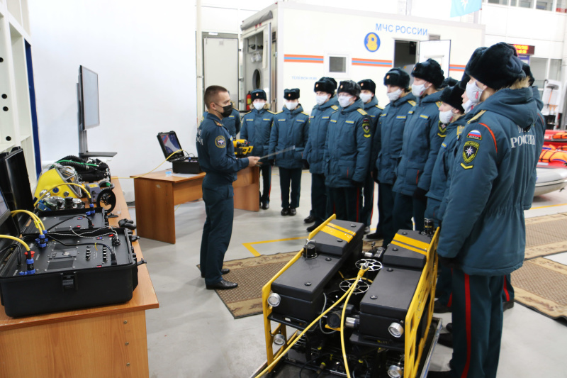 Кадеты Академии гражданской защиты МЧС России побывали с экскурсией в Центре «Лидер»