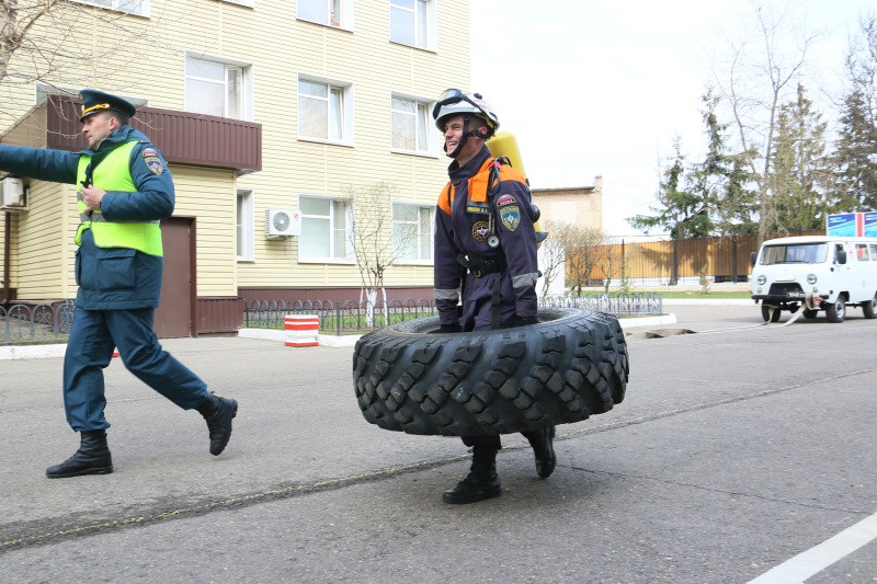 В Центре прошли соревнования по функциональному пожарно-спасательному многоборью