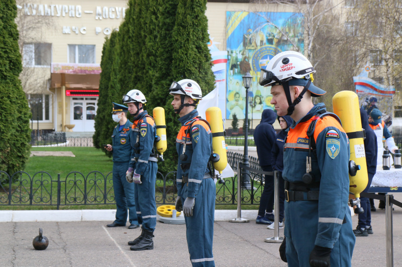 В Центре прошли соревнования по функциональному пожарно-спасательному многоборью