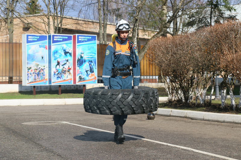 В Центре прошли соревнования по функциональному пожарно-спасательному многоборью