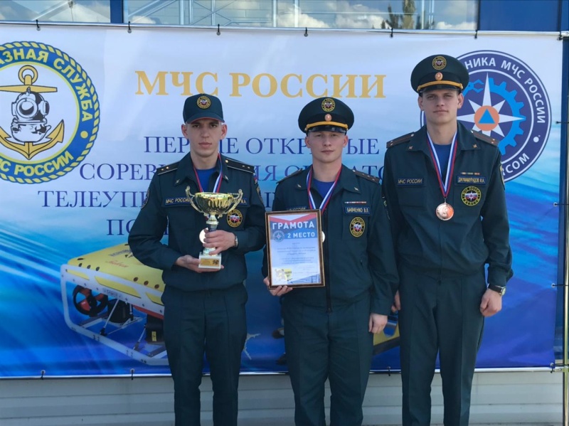 Первые открытые соревнованиях операторов телеуправляемых необитаемых подводных аппаратов МЧС России Первые открытые соревнованиях операторов телеуправляемых необитаемых подводных аппаратов МЧС России