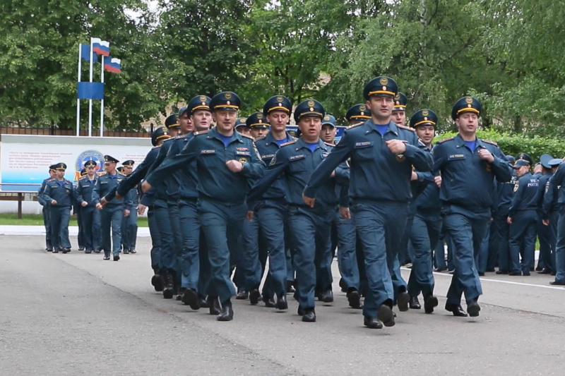 Проведение смотра строя и песни