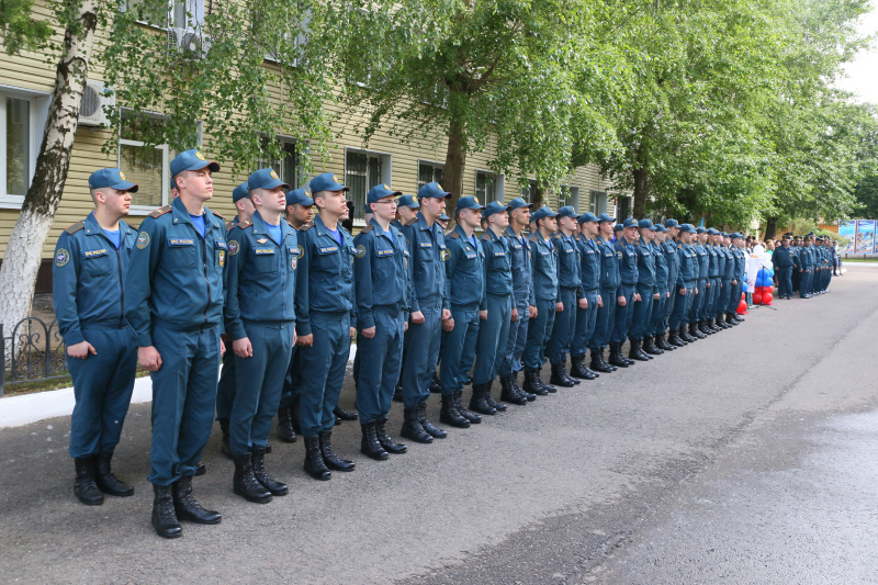 Торжественное построение личного состава Центра