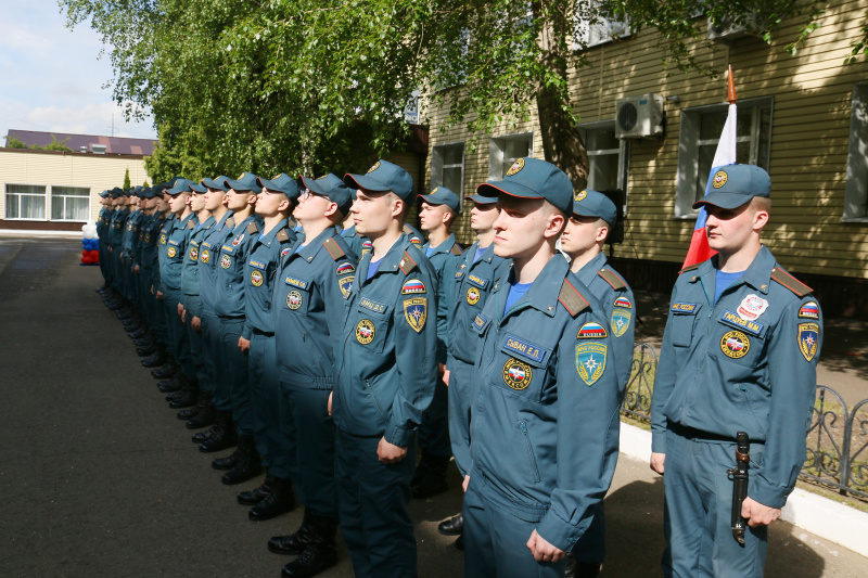 Торжественное построение личного состава Центра