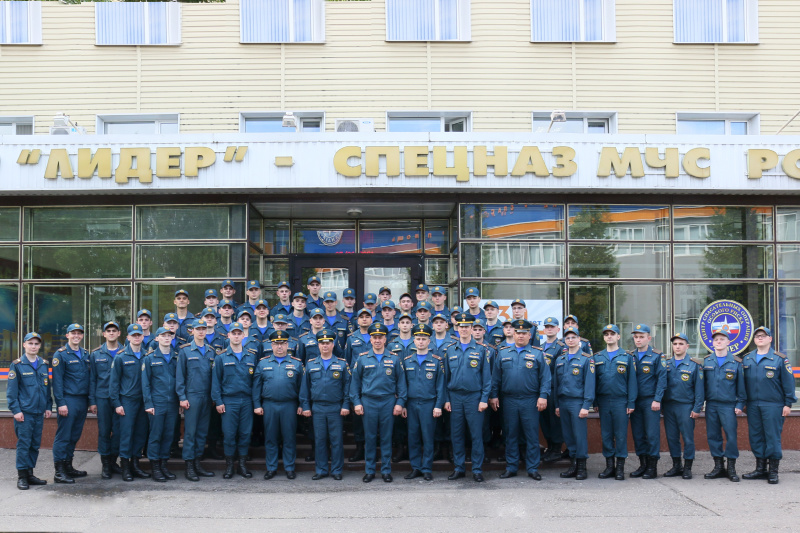 Торжественное построение личного состава Центра