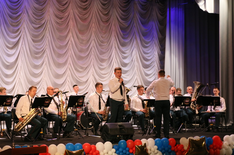 Праздничный концерт к Дню России