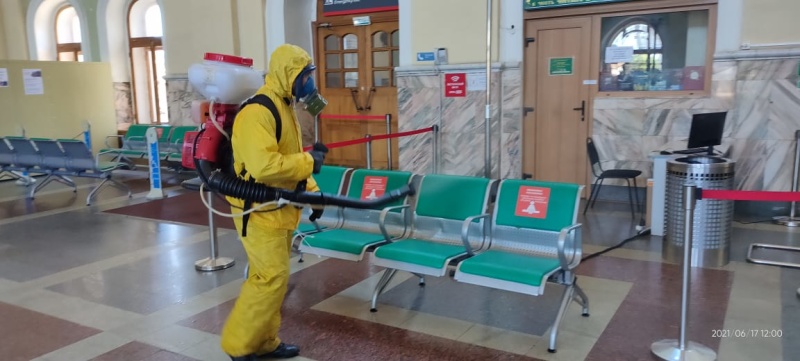 Специалисты Центра провели специальную обработку Рижского вокзала