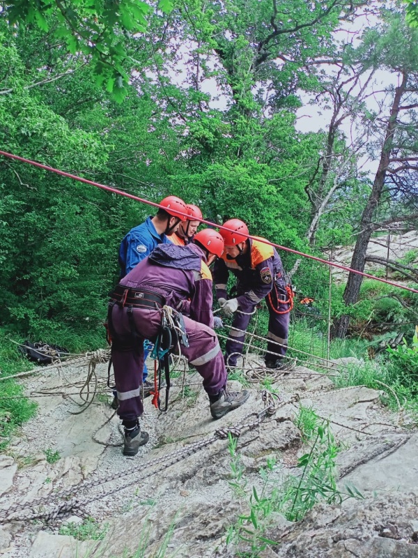 Продолжается обучение по программе "Спасатель 1 класса" в городе Сочи