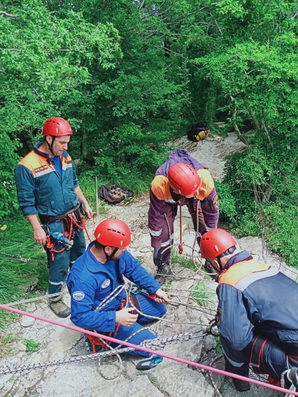 Продолжается обучение по программе "Спасатель 1 класса" в городе Сочи