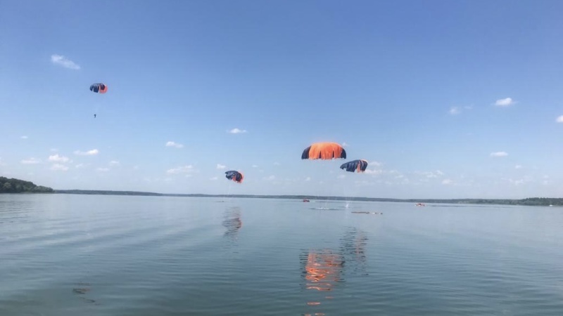 Выполнение учебно-тренировочных прыжков на воду