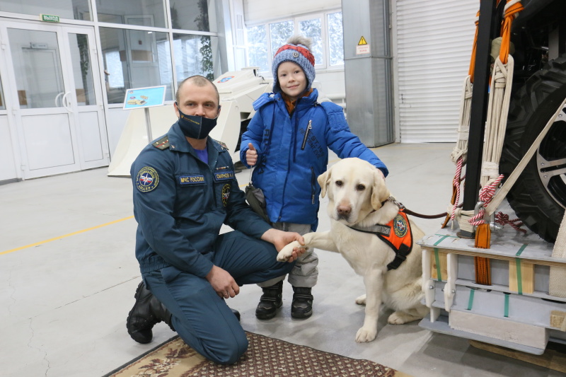 Ваня Фокин приехал в гости к спасателям Центра «Лидер»