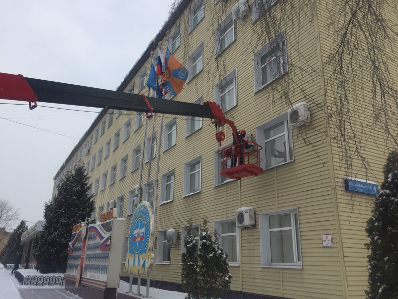 Очистка зданий от снега и наледи