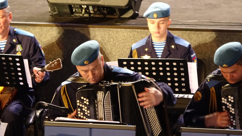 В Центре прошел концерт Ансамбля песни и пляски Воздушно-десантных войск России