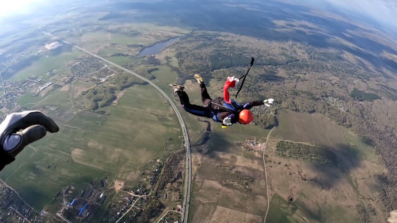 Обучение по программе AFF (Accelerated Freefall) прыжки с парашютом