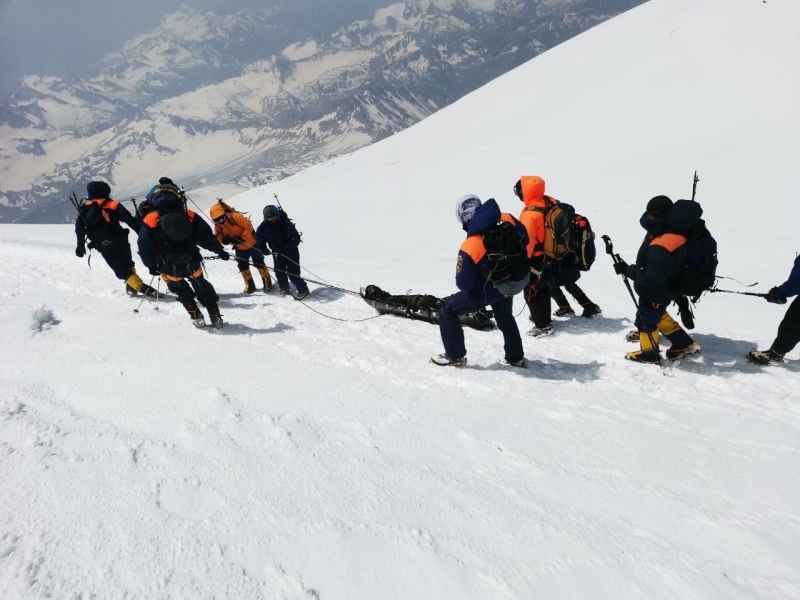 Спасатели Центра продолжают нести    дежурство в Эльбрусском высокогорном поисково-спасательном отряде МЧС России