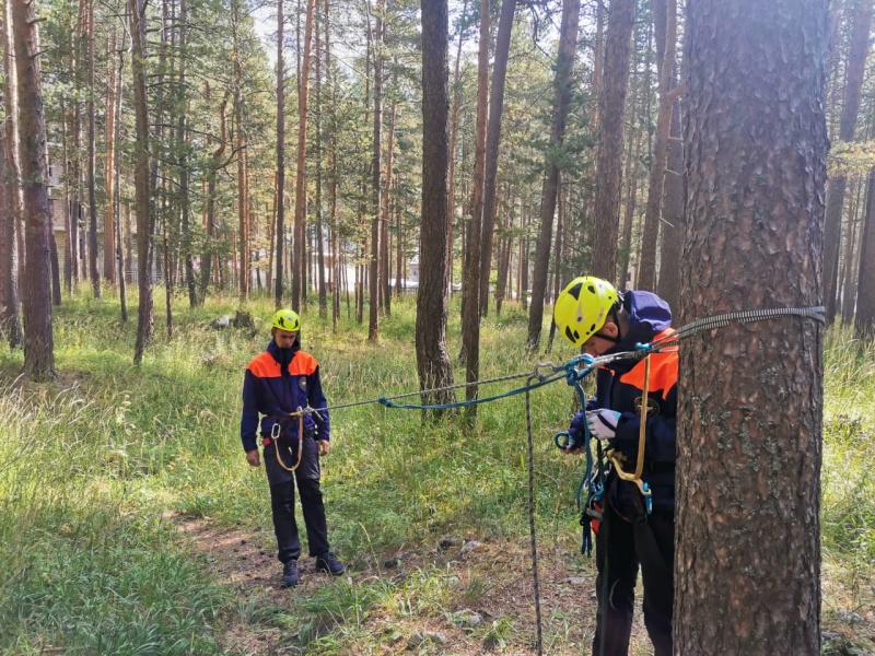 Спасатели Центра продолжают нести дежурство в Эльбрусском высокогорном поисково-спасательном  отряде  МЧС    России