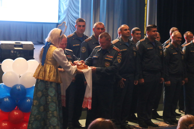 Встреча  личного  состава  из служебной  командировки