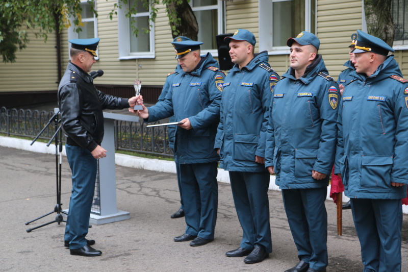 Утреннее построение личного состава Центра