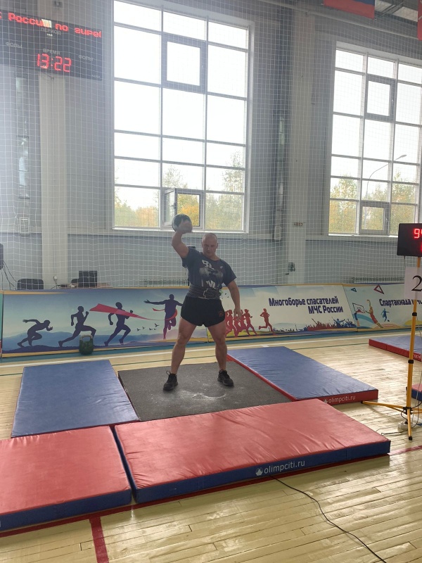 Сотрудники Центра приняли участие в соревнованиях по гиревому спорту в рамках спартакиады МЧС России.