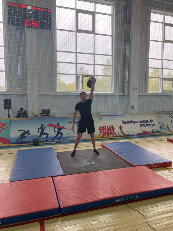 Сотрудники Центра приняли участие в соревнованиях по гиревому спорту в рамках спартакиады МЧС России.