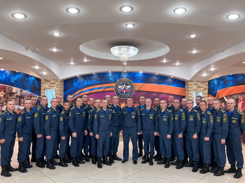 Курсанты первого курса Академии гражданской защиты МЧС России побывали с экскурсией в Центре «Лидер» Курсанты первого курса Академии гражданской защиты МЧС России побывали с экскурсией в Центре «Лидер»