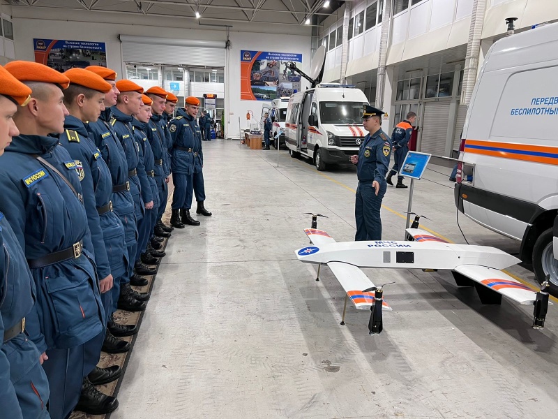 Курсанты первого курса Академии гражданской защиты МЧС России побывали с экскурсией в Центре «Лидер»