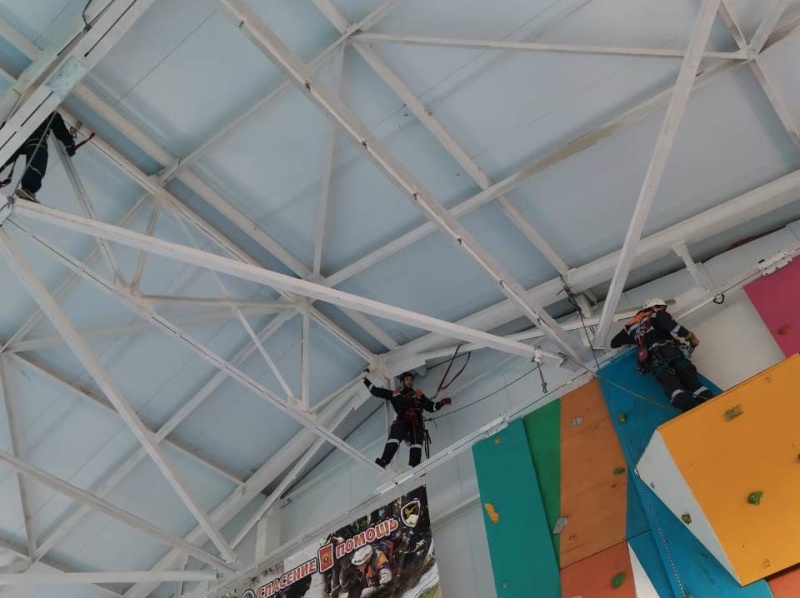 Специалисты Центра проходят обучение по специальности: "Работа на высоте с применением систем канатного доступа"