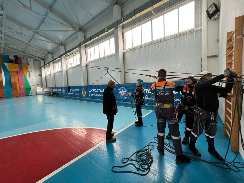 Специалисты Центра проходят обучение по специальности: "Работа на высоте с применением систем канатного доступа"