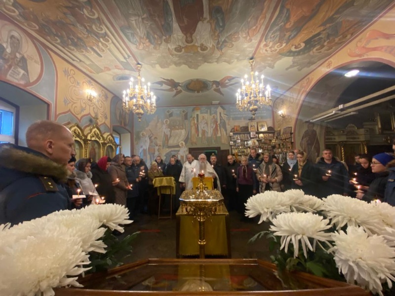В Храме Святой Живоначальной Троицы отслужили панихиду по Герою России Катериничеву Алексею Викторовичу
