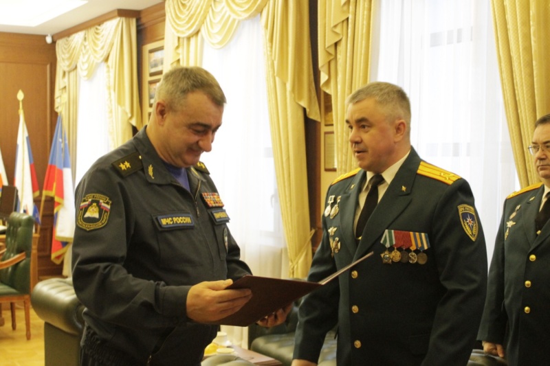 Руководство Центра поздравило Академию с 30-летием со дня образования