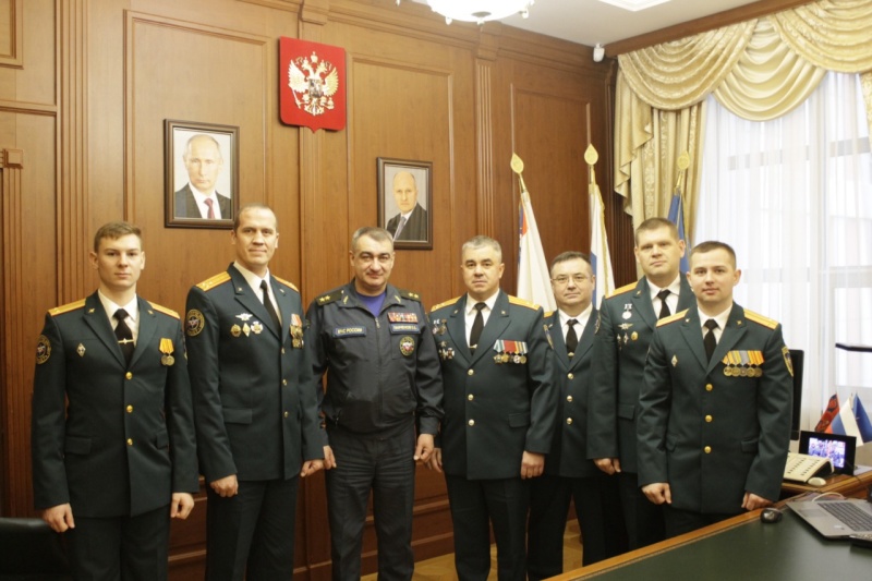 Руководство Центра поздравило Академию с 30-летием со дня образования