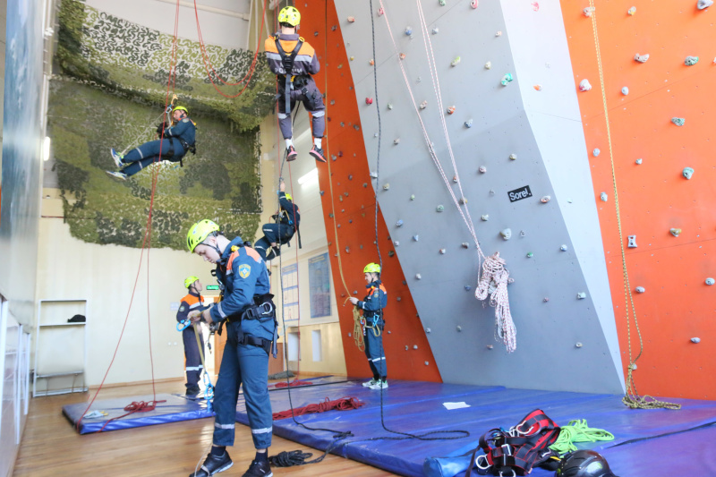 Проведение занятий с личным составом дежурной смены и расчета РХР