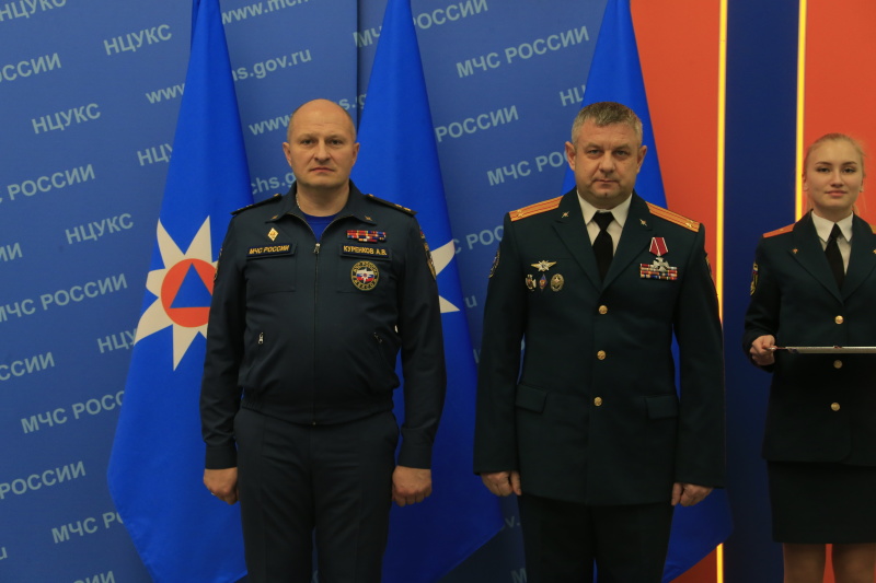 Александр Куренков вручил государственные награды личному составу ведомства Александр Куренков вручил государственные награды личному составу ведомства