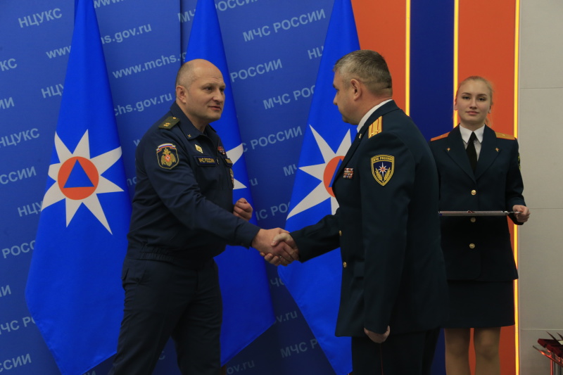 Александр Куренков вручил государственные награды личному составу ведомства