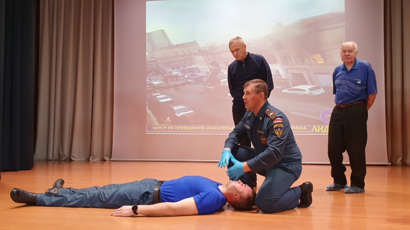Спасатели Центра в МБУ ДК «Мосрентген» провели инструкторско-методическое занятие по противопожарной безопасности