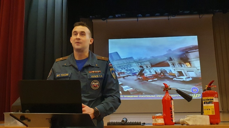 Спасатели Центра в МБУ ДК «Мосрентген» провели инструкторско-методическое занятие по противопожарной безопасности