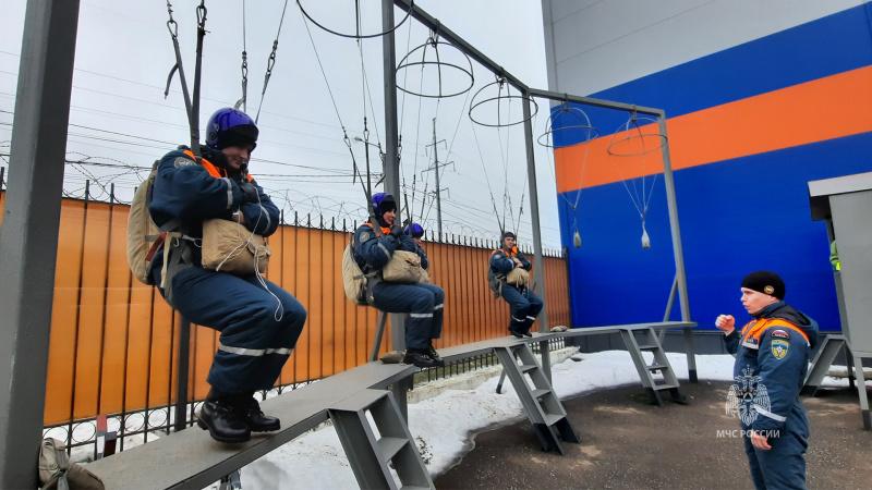 В Центре "Лидер"  продолжаются занятия по воздушно-десантной подготовке