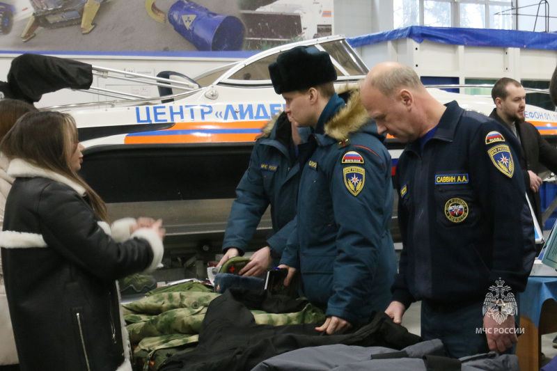 Проведение рабочей встречи с производителями имущества и экипировки МЧС России