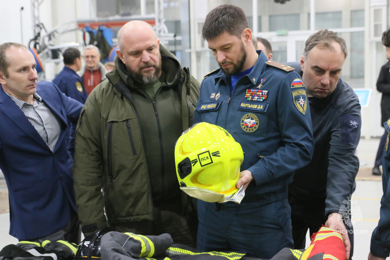 Проведение рабочей встречи с производителями имущества и экипировки МЧС России