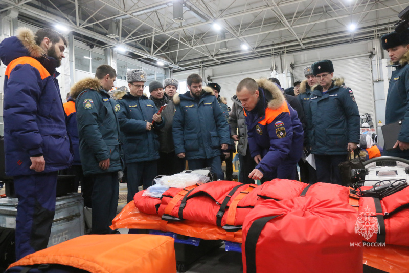 Советником Министра МЧС России Даниилом Мартыновым проведен смотр готовности к опытно-исследовательскому учению в Арктике