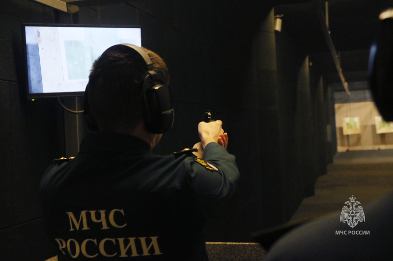 Учебные стрельбы военнослужащих Центрального аппарата МЧС России