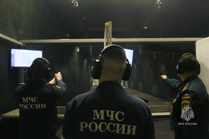 Учебные стрельбы военнослужащих Центрального аппарата МЧС России